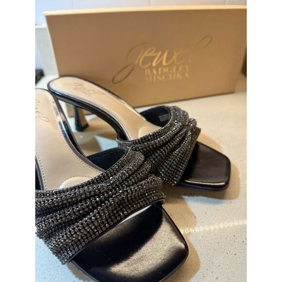 Badgley Mischka Jewel Kitten Heels Women's - Picture 7 of 7